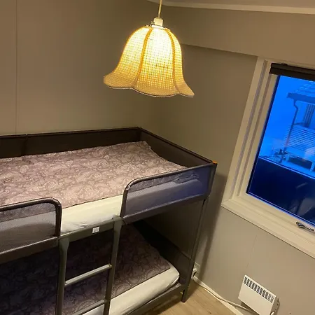 Apartament Center, Fully Equipped, 4 Bedrooms Berlevåg